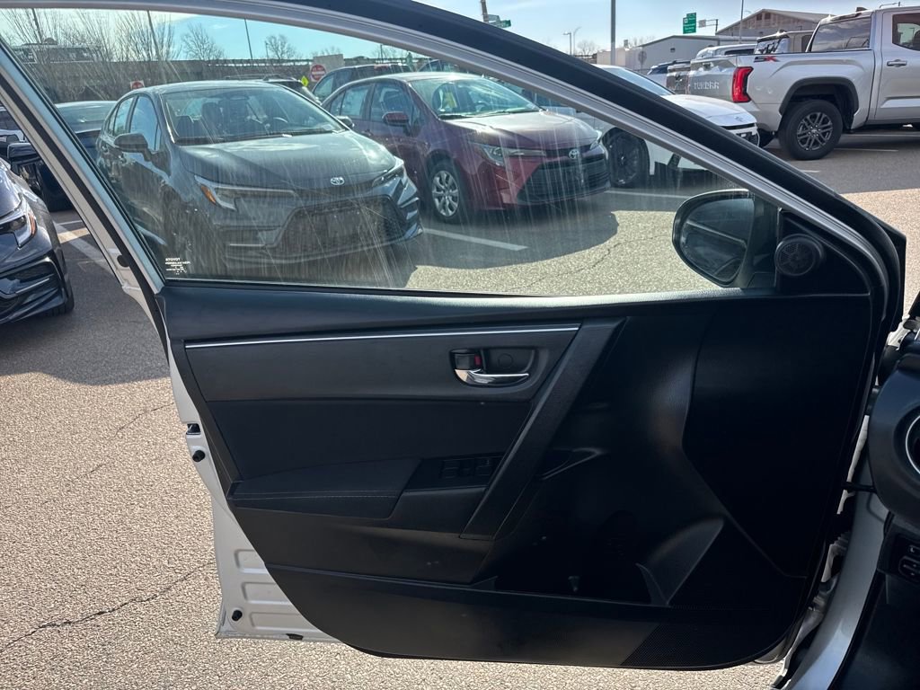 Used 2017 Toyota Corolla LE image 31