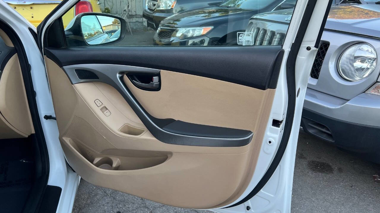 Used 2013 Hyundai Elantra GLS image 18