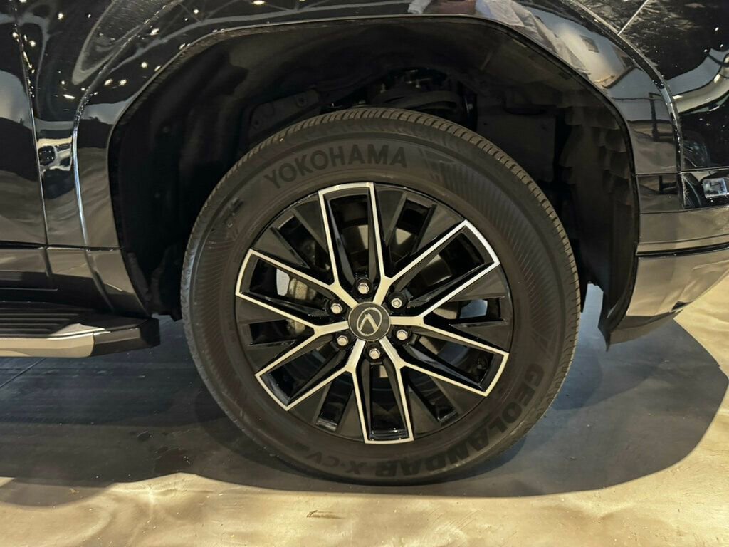 Used 2024 Lexus GX 550 w/ Cold Area Package AWD/4WD image 27