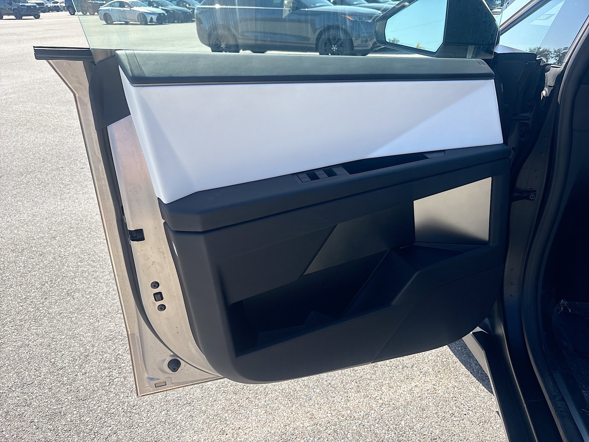 Used 2024 Tesla Cybertruck AWD Crew Cab image 19