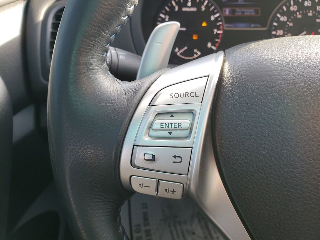 Used 2016 Nissan Altima 2.5 SR w/ LED Appearance Package image 18