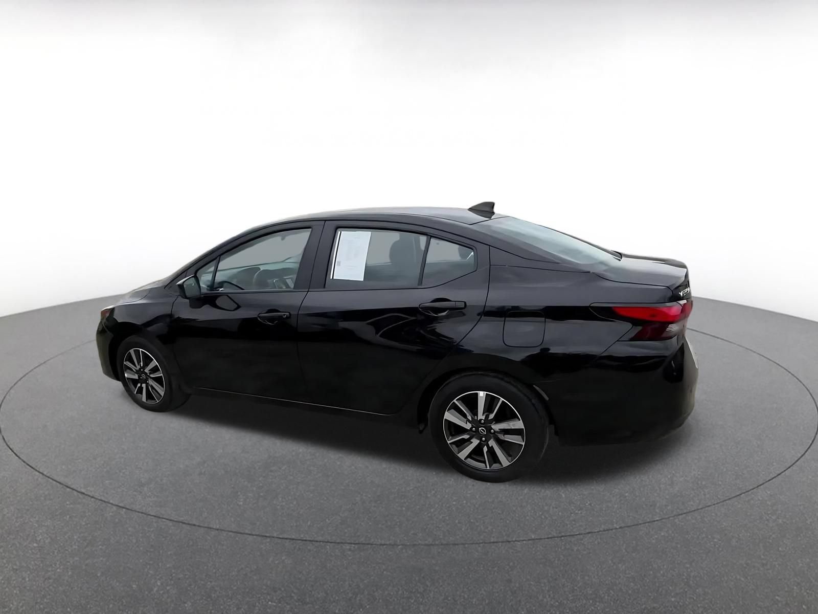 Used 2025 Nissan Versa SV FWD image 10