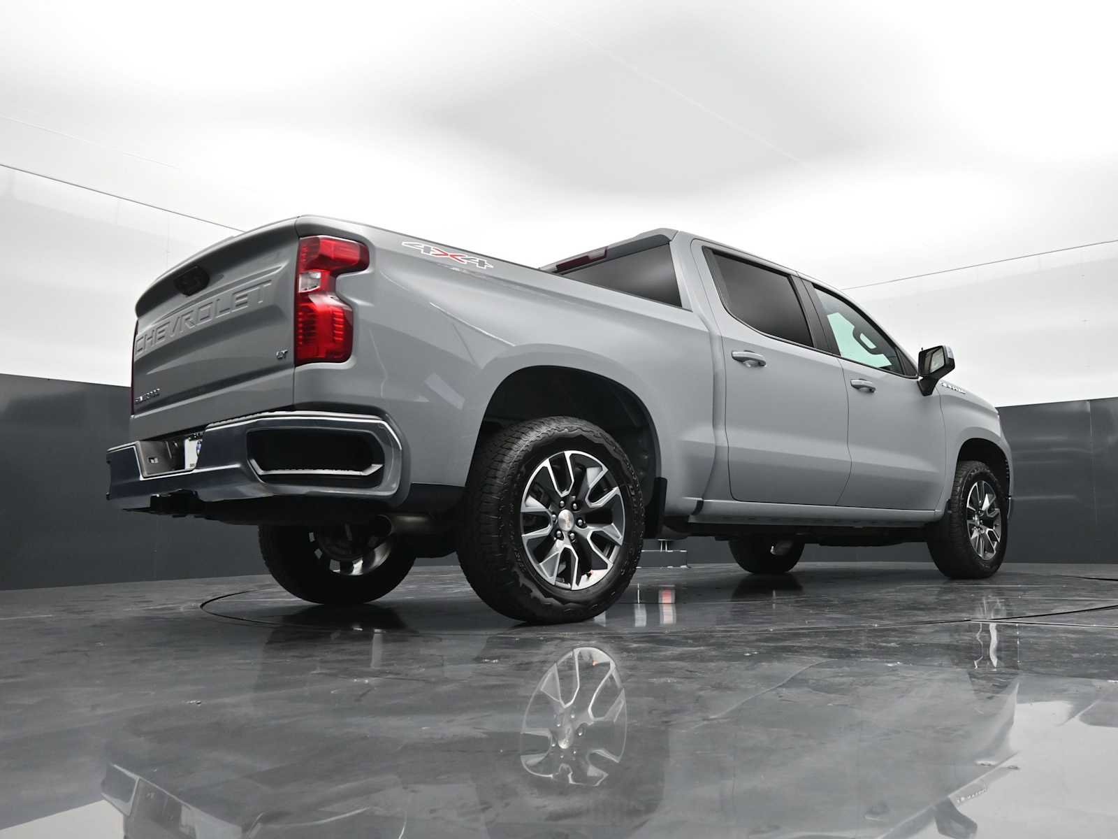 Used 2024 Chevrolet Silverado 1500 LT AWD/4WD image 28