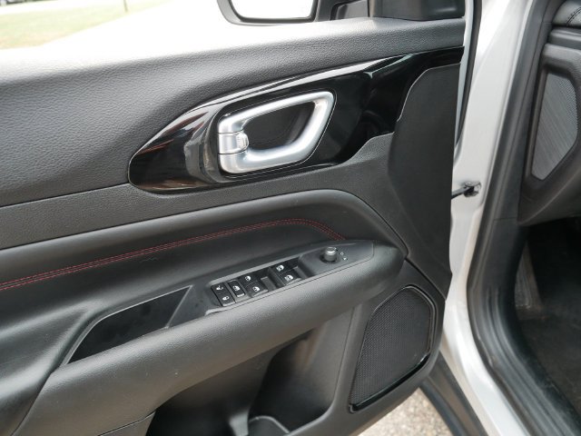 Used 2024 Jeep Compass Trailhawk AWD/4WD image 16
