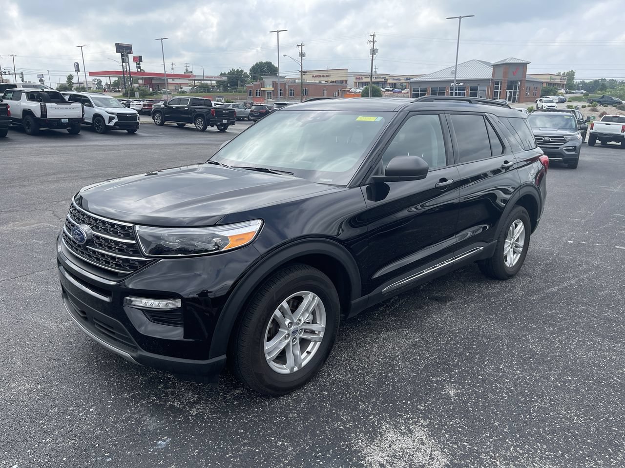 Used 2024 Ford Explorer XLT w/ Equipment Group 202A
