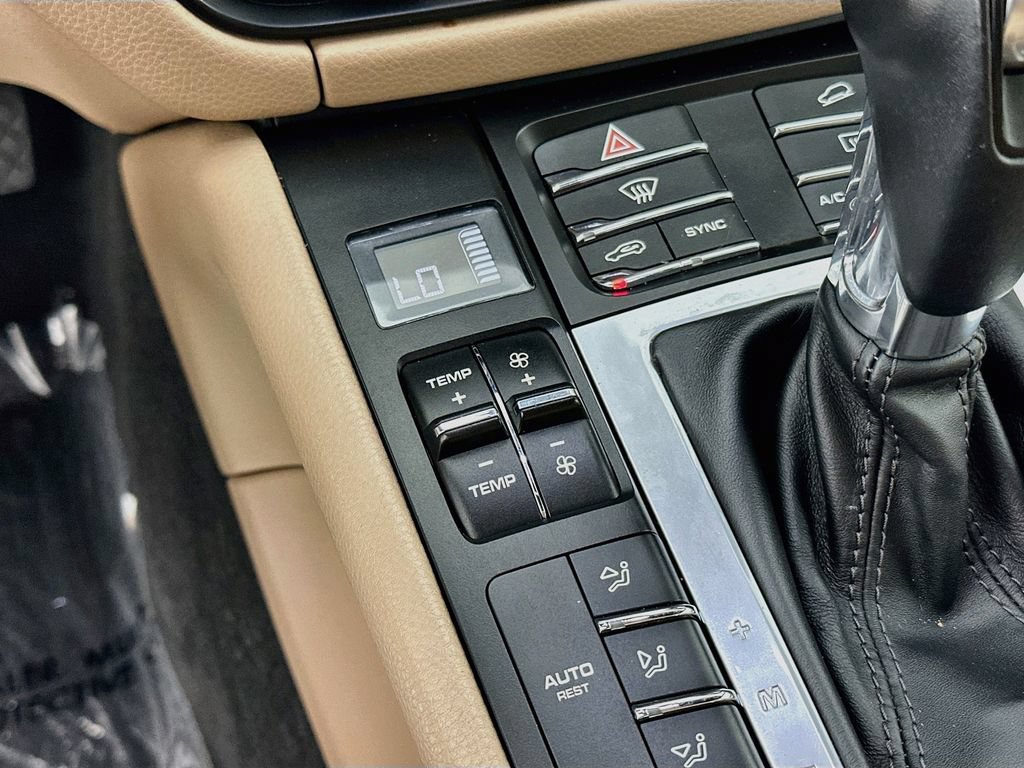 Used 2020 Porsche Macan AWD/4WD image 17