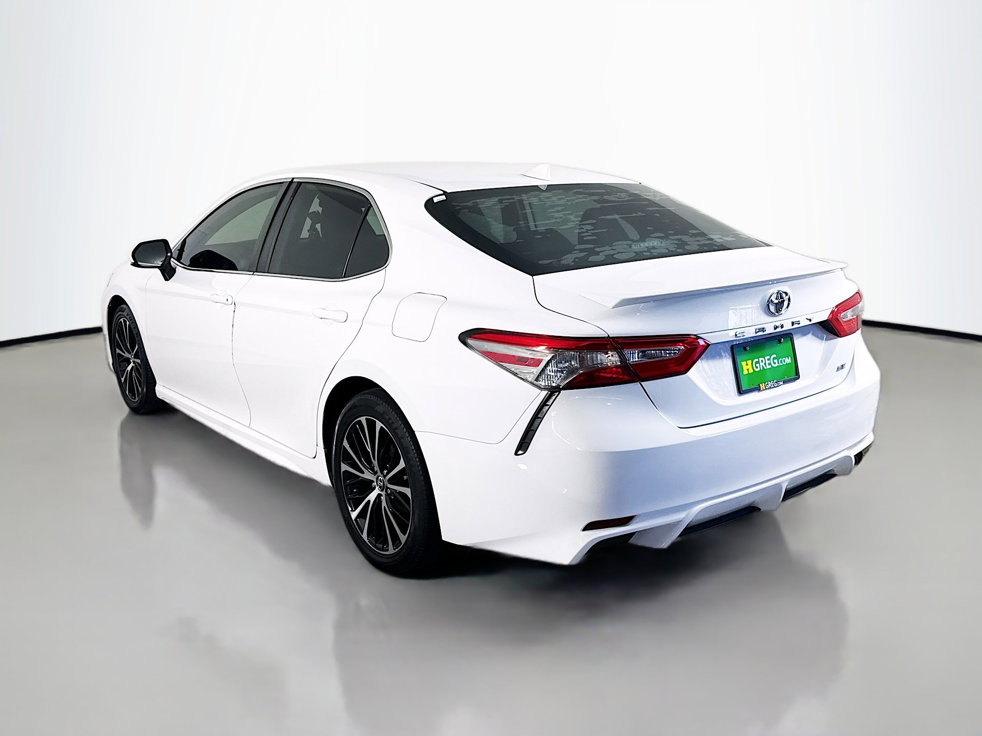 Used 2019 Toyota Camry SE FWD image 7