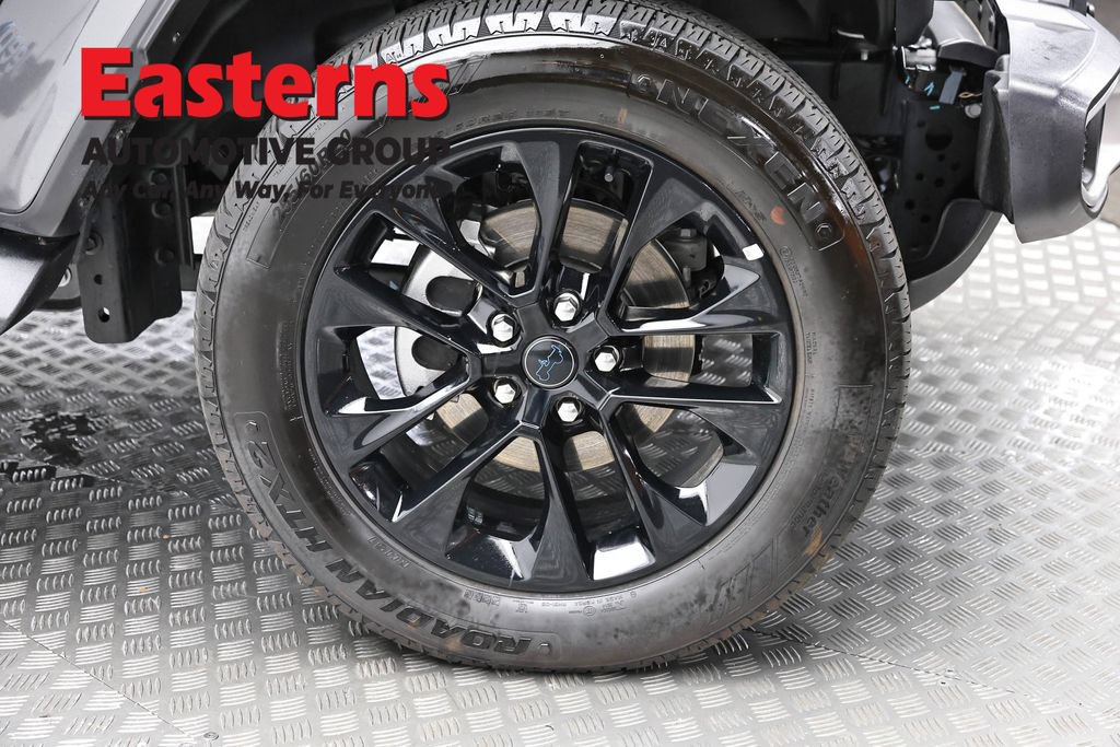 Used 2025 Jeep Wrangler Unlimited Sahara AWD/4WD image 28