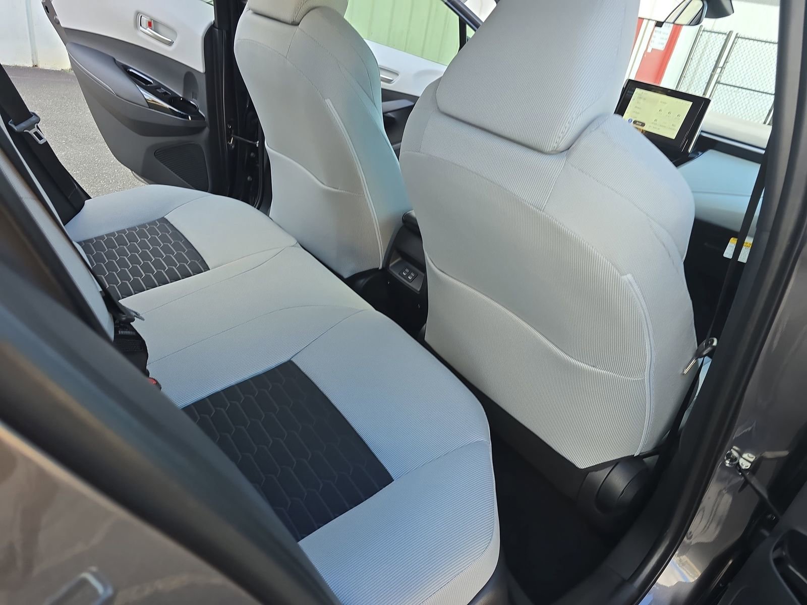 Used 2025 Toyota Corolla SE image 17