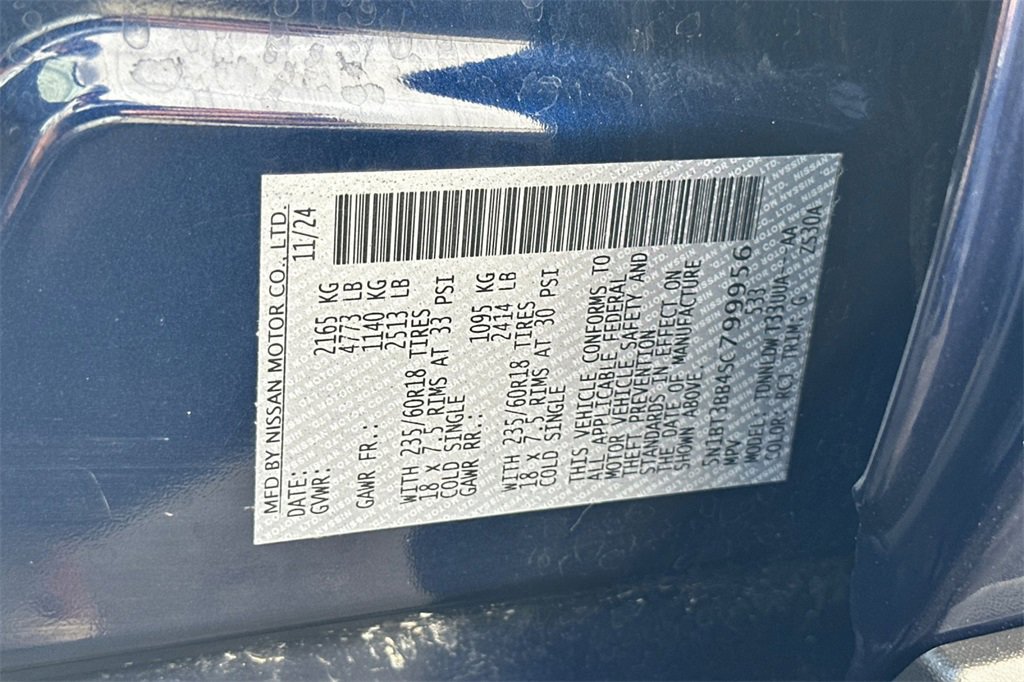 Used 2025 Nissan Rogue SV image 31