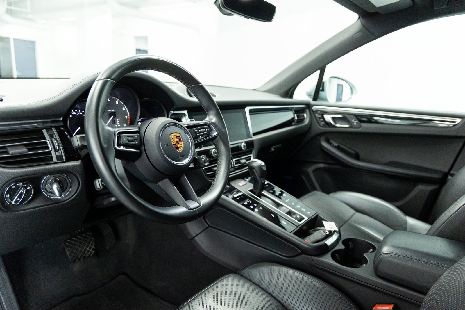 Used 2022 Porsche Macan S w/ Premium Package Plus AWD/4WD image 21