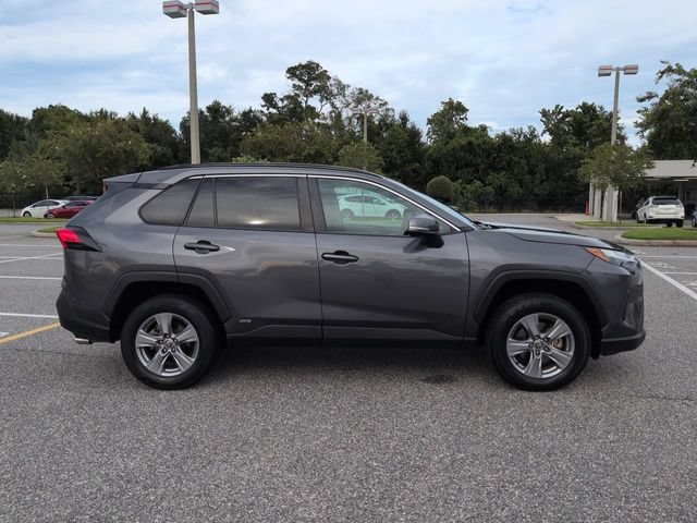 Certified 2022 Toyota RAV4 XLE w/ Convenience Package AWD/4WD image 3