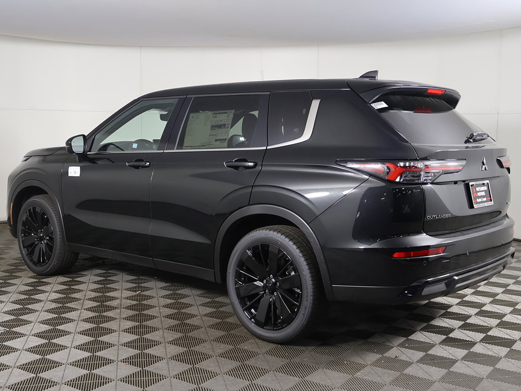 New 2026 Mitsubishi Outlander LE FWD image 9