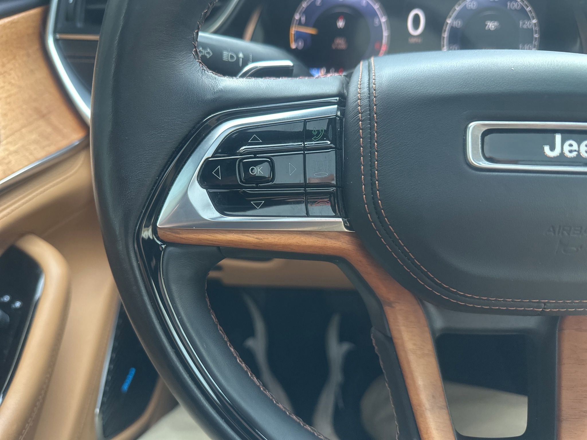 Used 2021 Jeep Grand Cherokee L Summit image 29