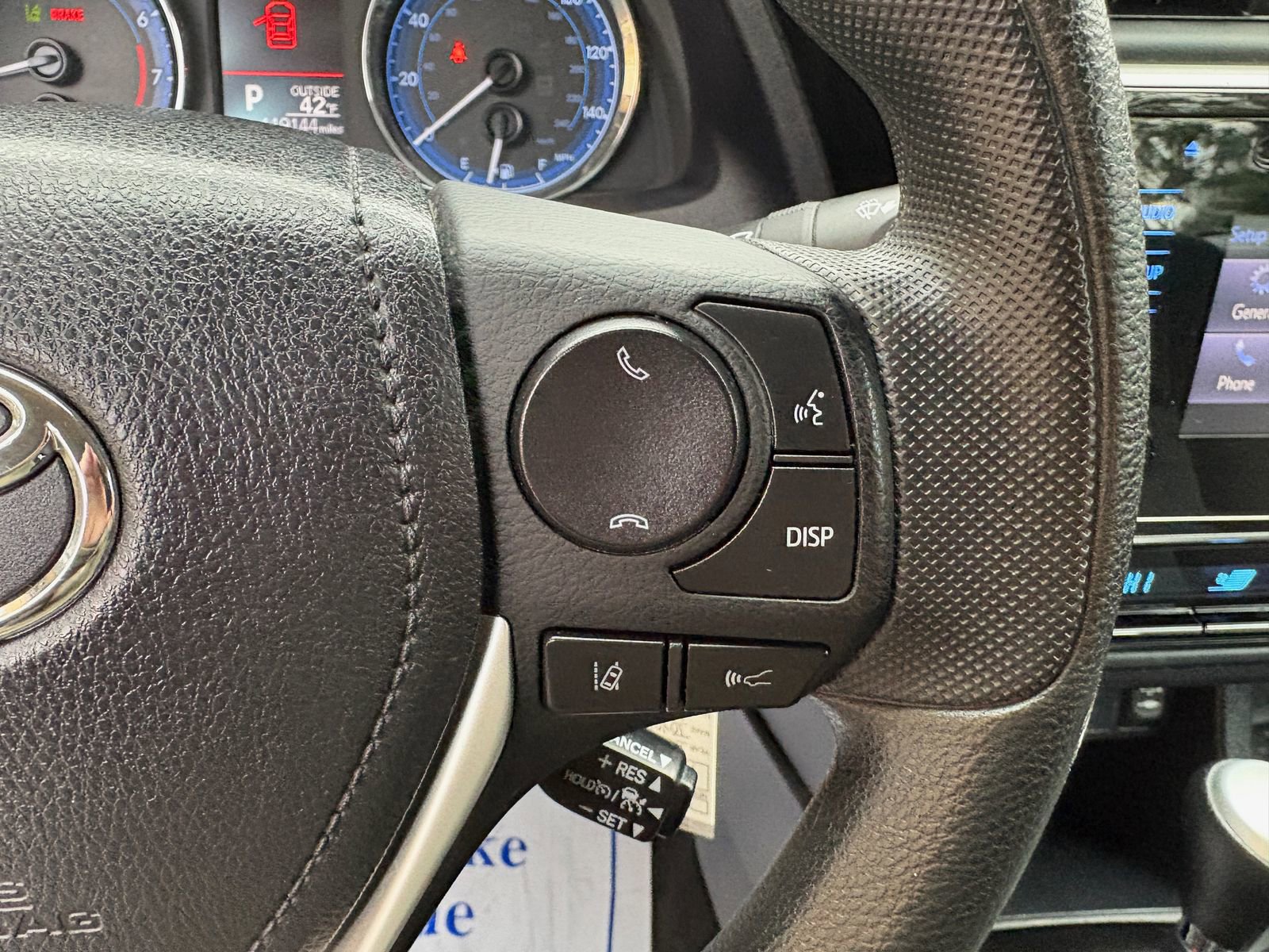 Used 2018 Toyota Corolla LE image 31