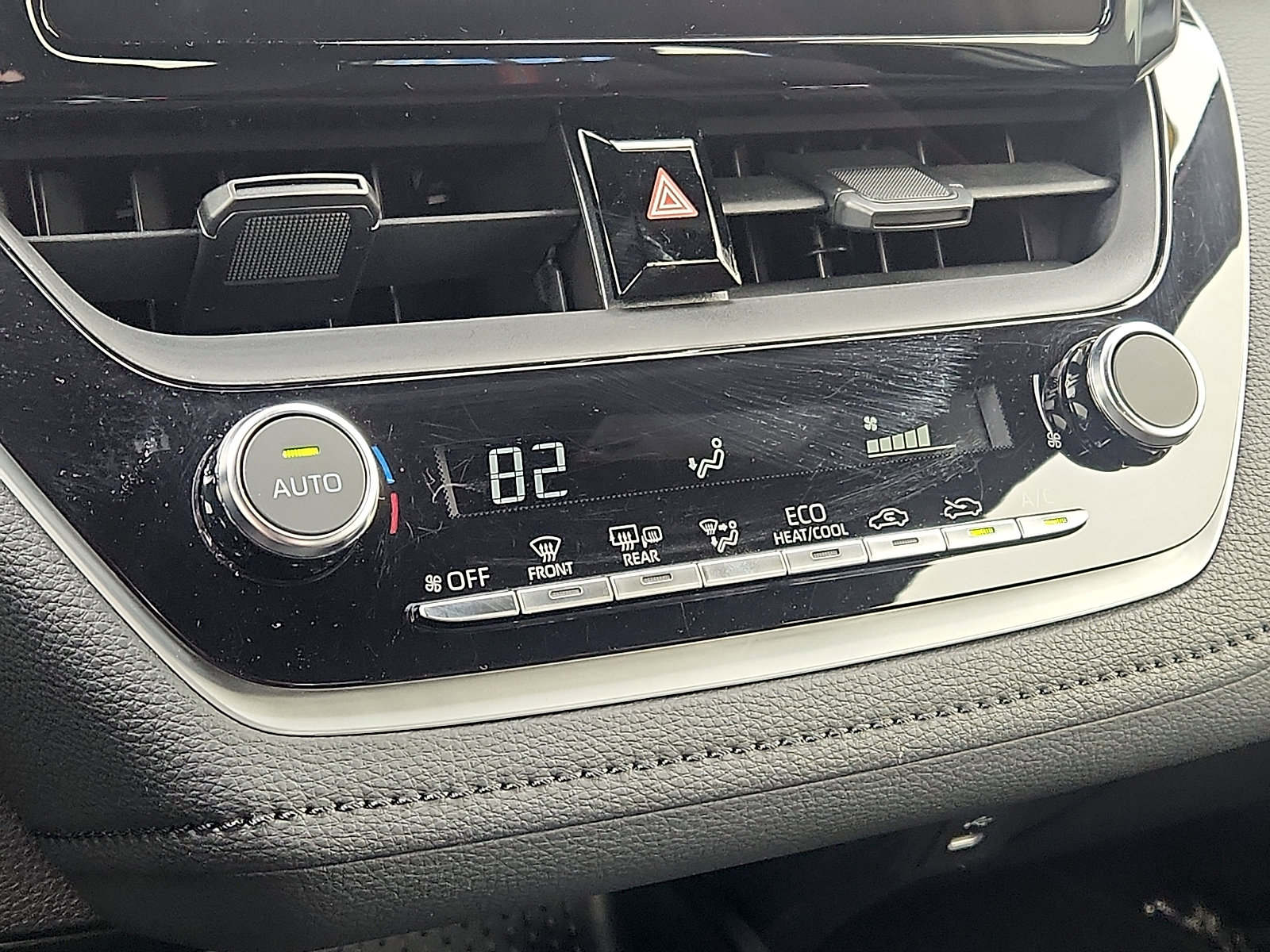 Used 2025 Toyota Corolla SE image 16