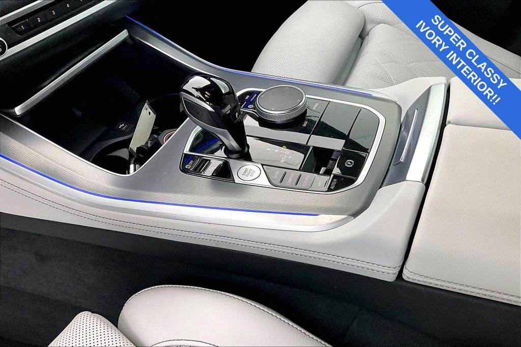 Used 2023 BMW X5 xDrive40i w/ M Sport Package image 18