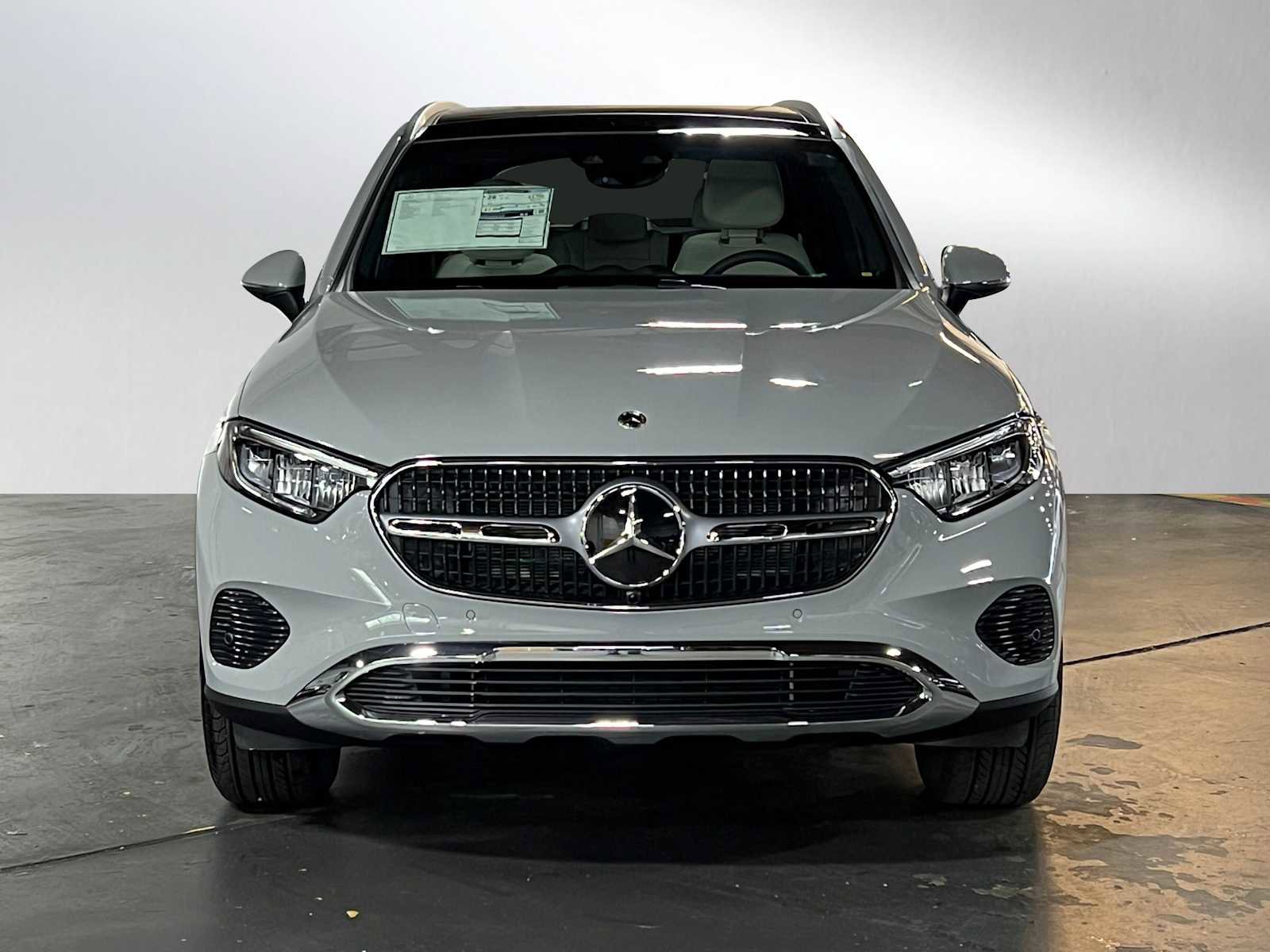 New 2025 Mercedes-Benz GLC 300 4MATIC image 2