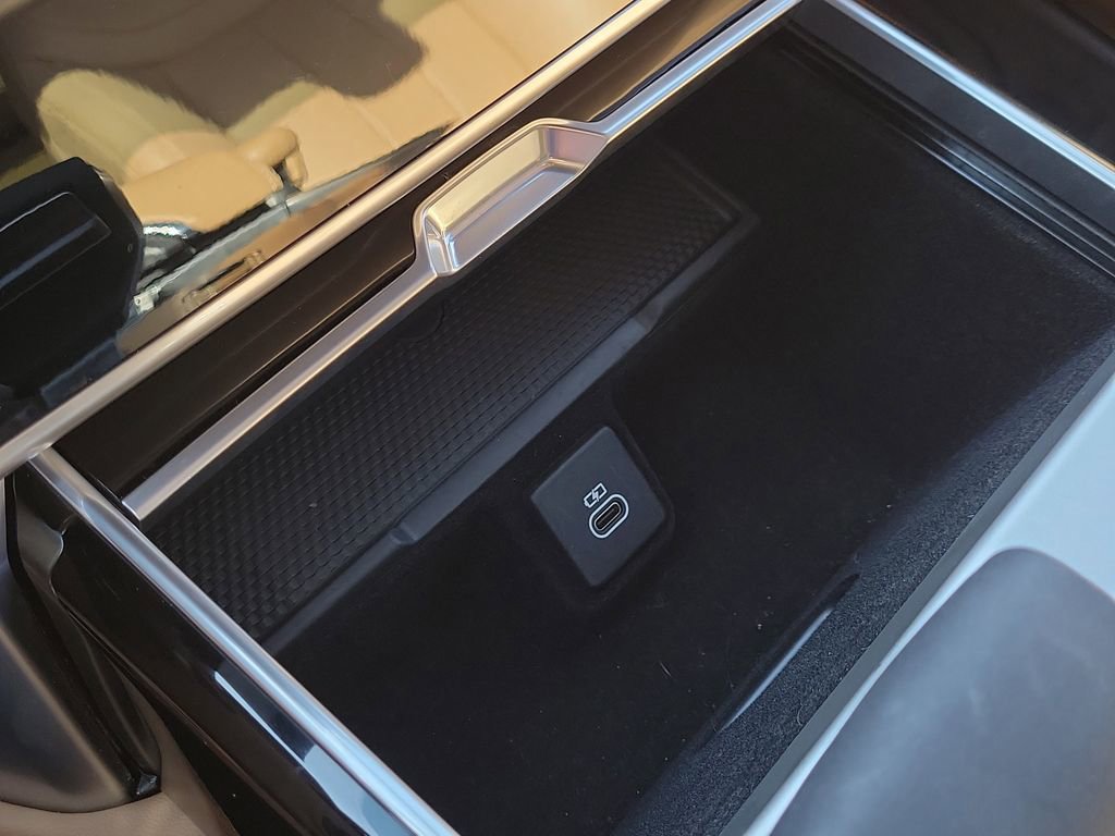 Used 2025 Land Rover Range Rover Long Wheelbase SE image 30