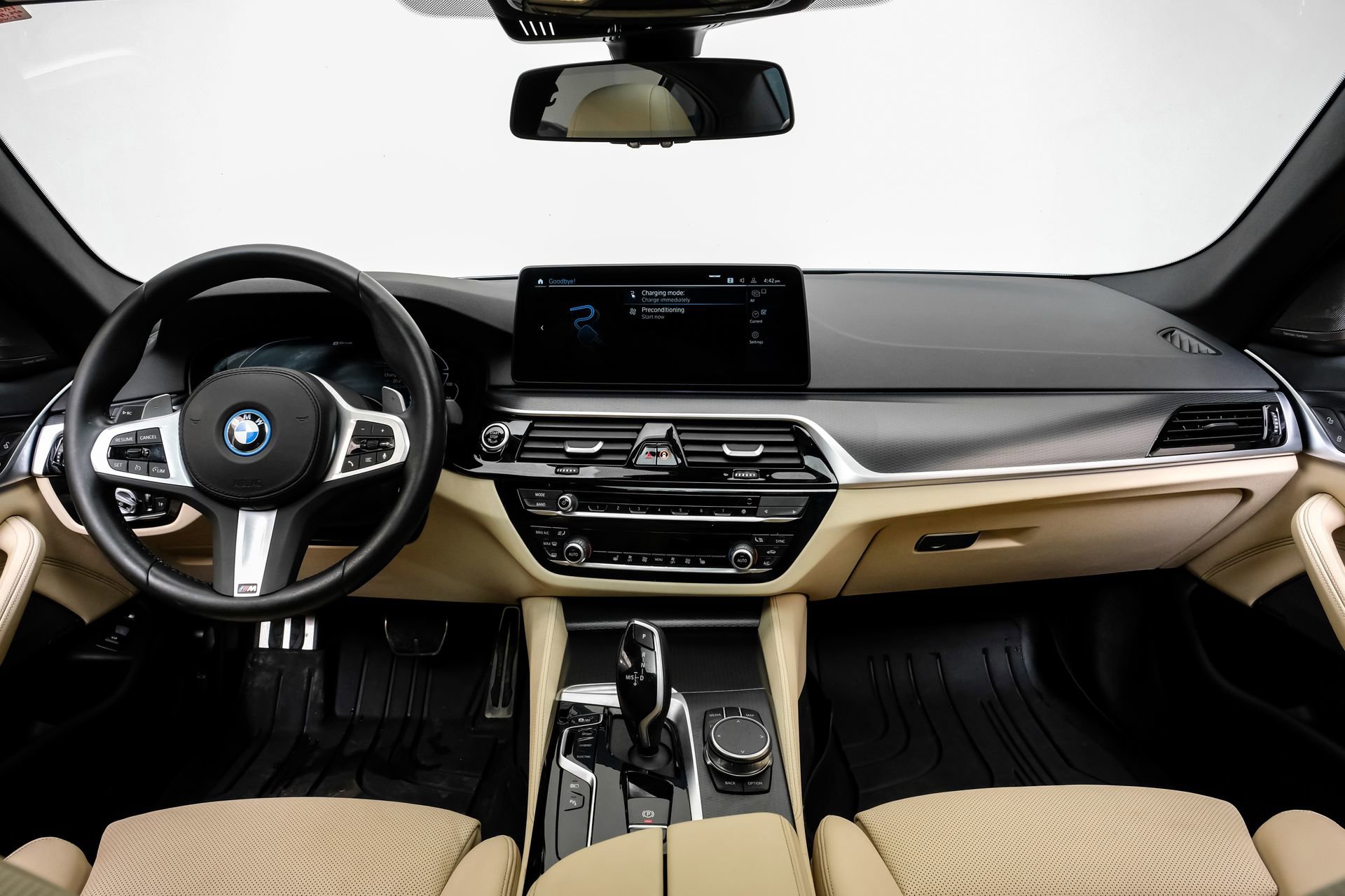 Used 2023 BMW 530e w/ M Sport Package image 19
