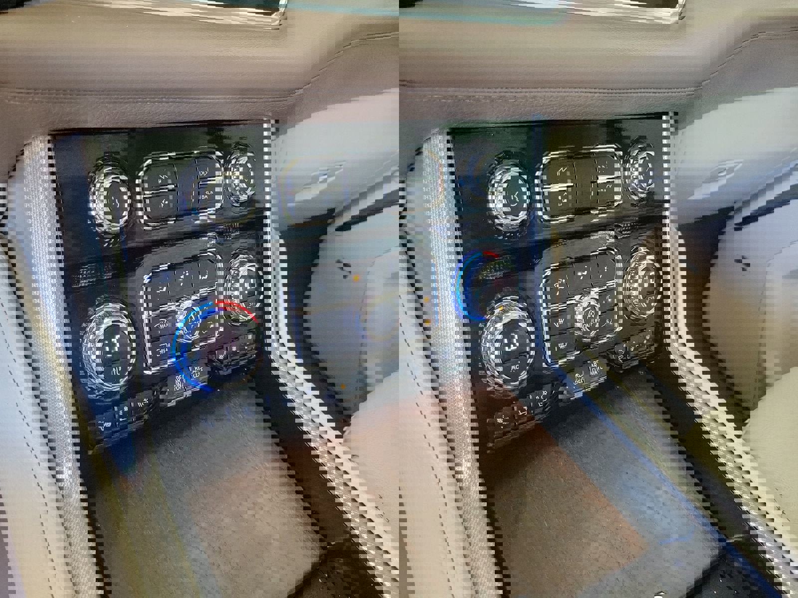 Certified 2021 GMC Yukon Denali w/ Denali Premium Package RWD image 24