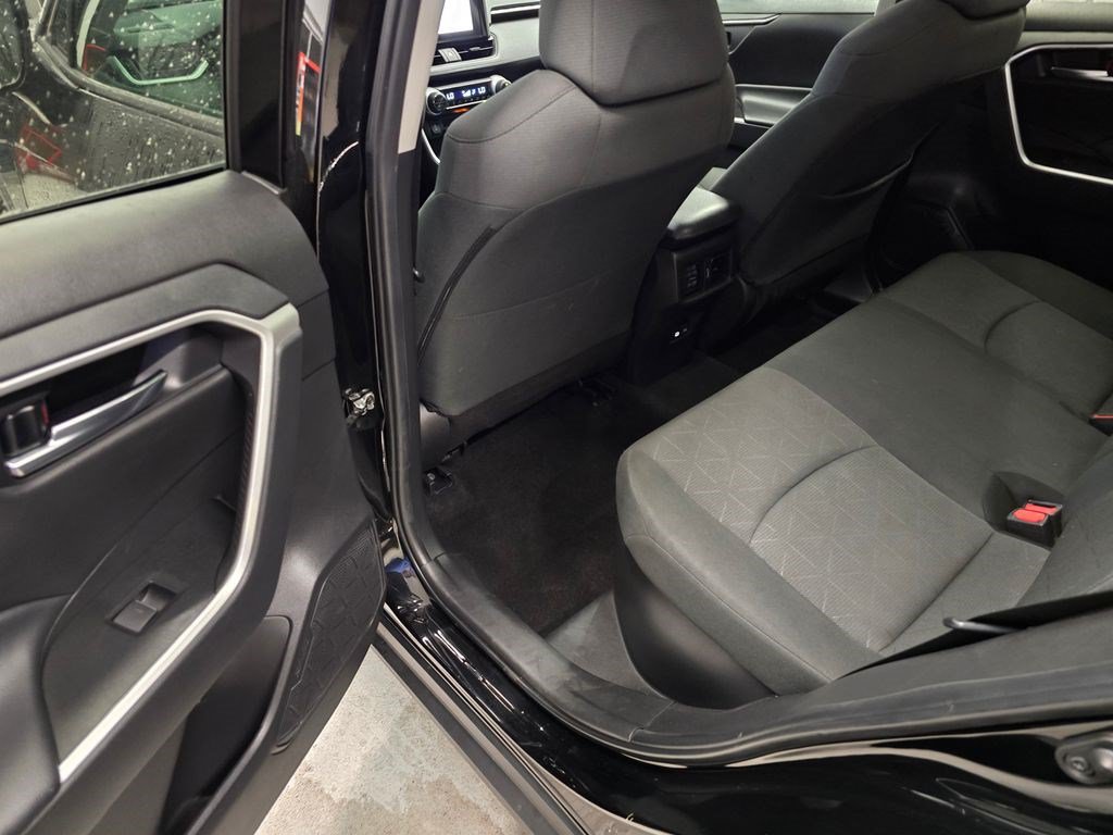 Used 2024 Toyota RAV4 AWD Hybrid image 27