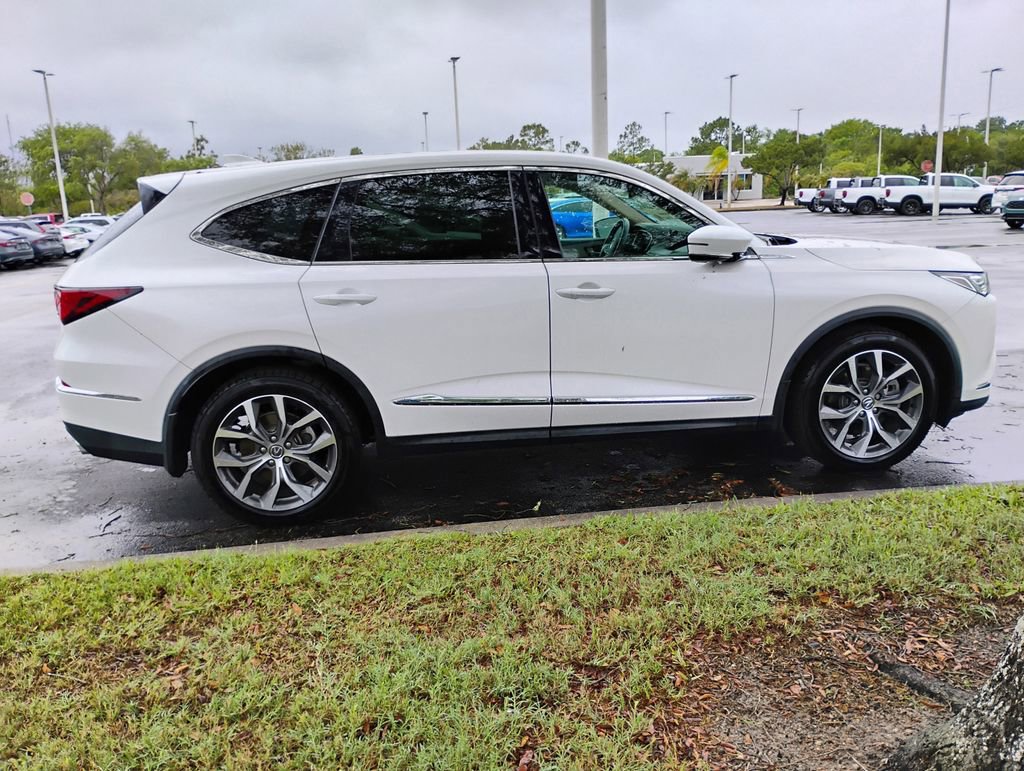 Used 2023 Acura MDX SH-AWD w/ Technology Package image 3