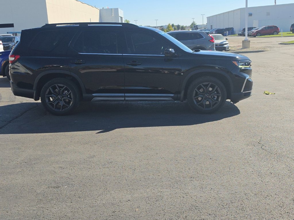 Certified 2024 Honda Pilot Touring image 10