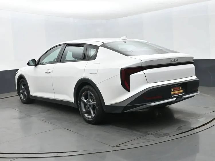 Used 2025 Kia K4 FWD image 9