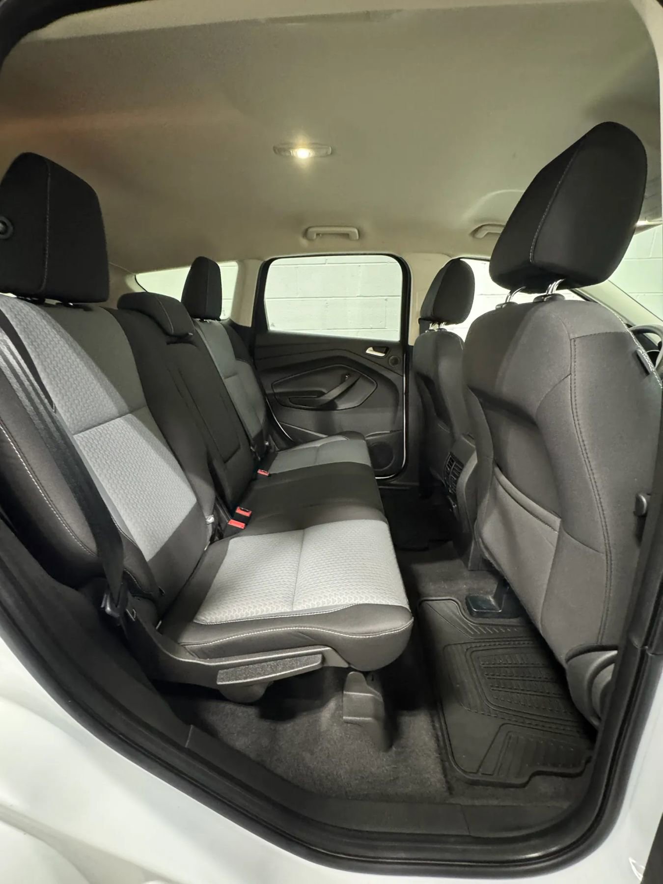 Used 2017 Ford Escape SE w/ Equipment Group 201A image 25