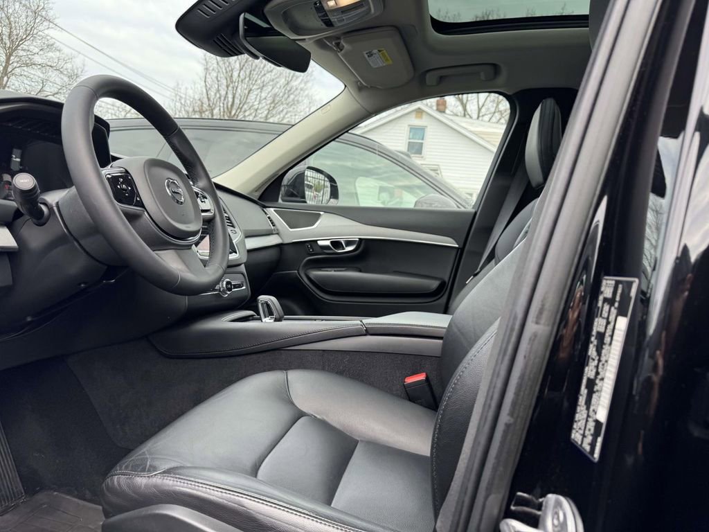 Certified 2023 Volvo XC90 B5 Core w/ Climate Package image 16