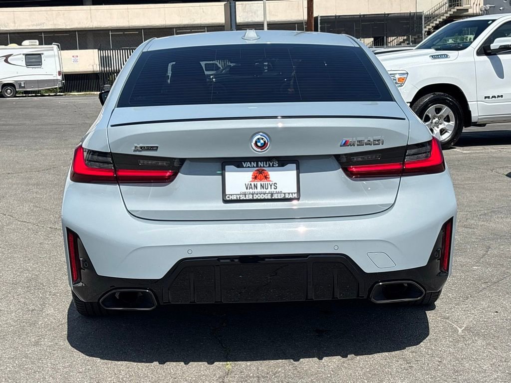 Used 2023 BMW M340i xDrive image 5