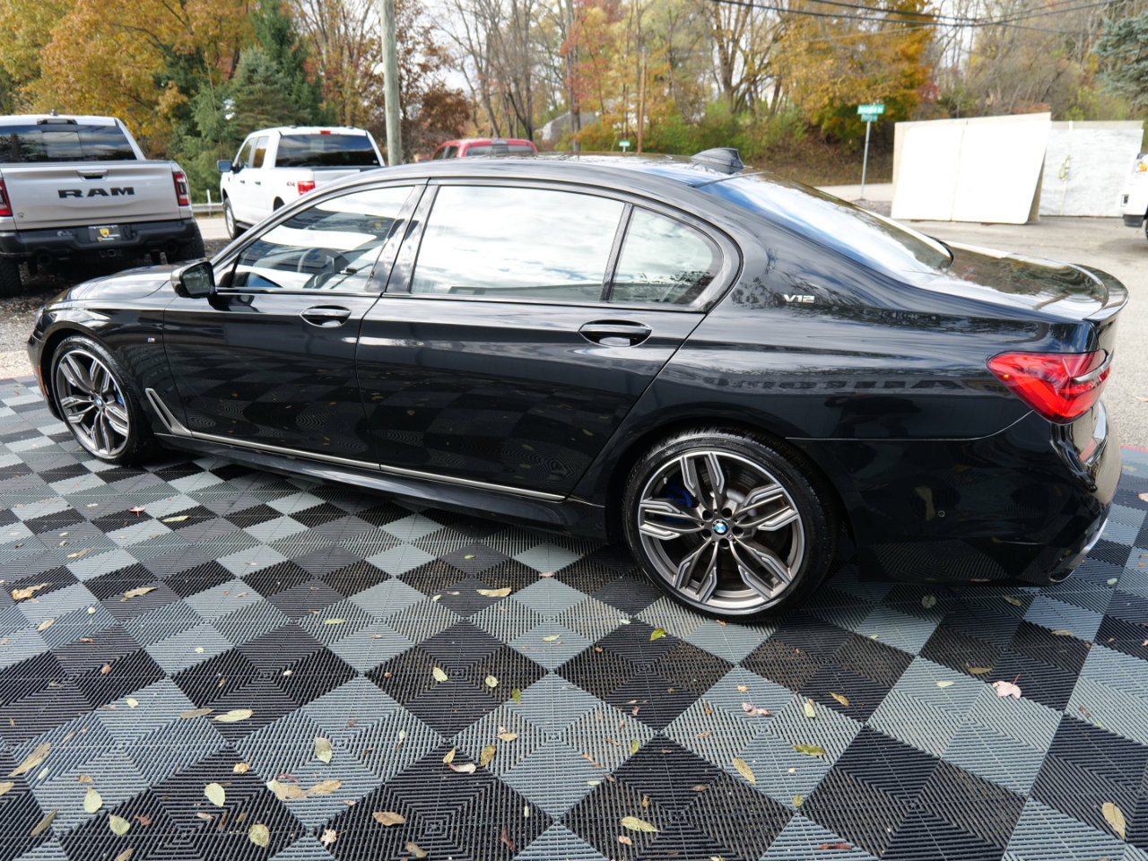 Used 2018 BMW M760i xDrive image 72