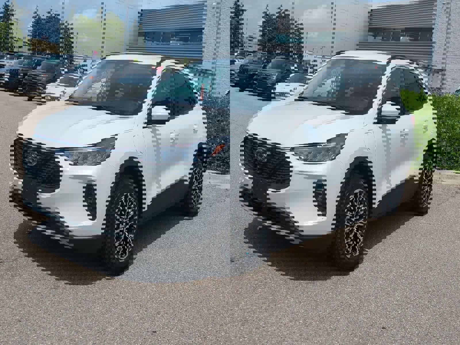 Used 2024 Ford Escape SE image 4