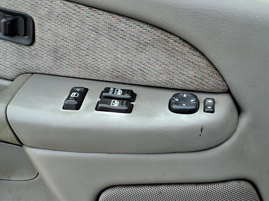 Used 2000 GMC Sierra 1500 SLE image 26