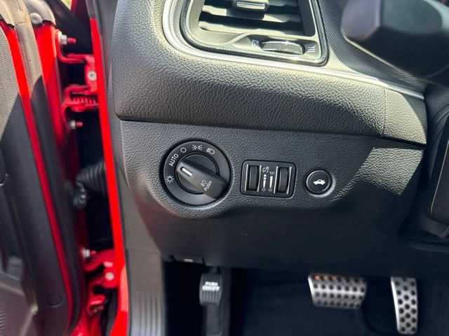 Used 2015 Dodge Challenger R/T Plus RWD image 22