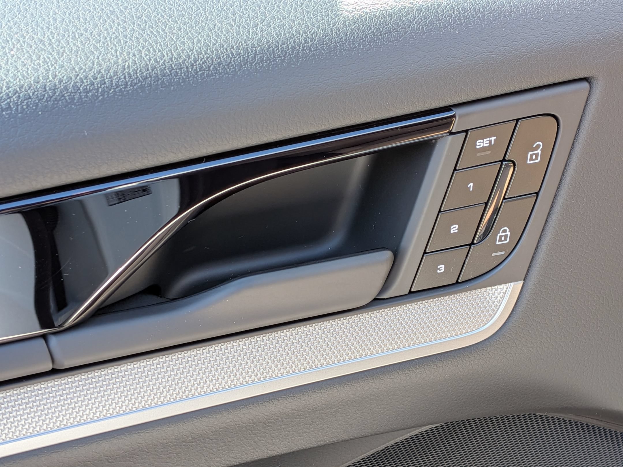 New 2026 Porsche Cayenne Coupe AWD/4WD image 24