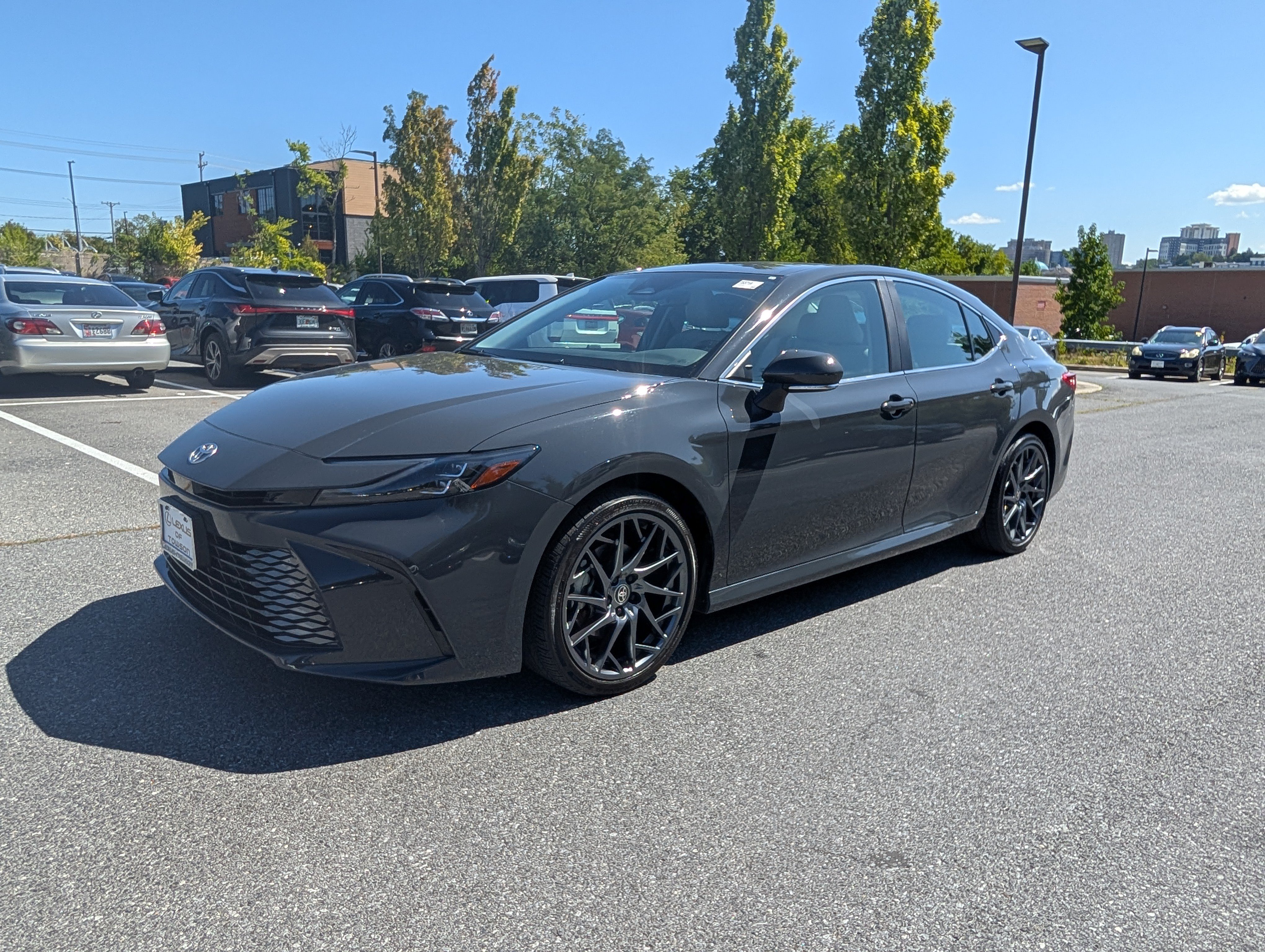 Used 2025 Toyota Camry XLE FWD image 7