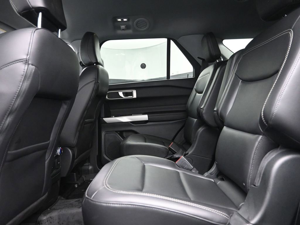 Used 2023 Ford Explorer XLT w/ Equipment Group 202A image 11