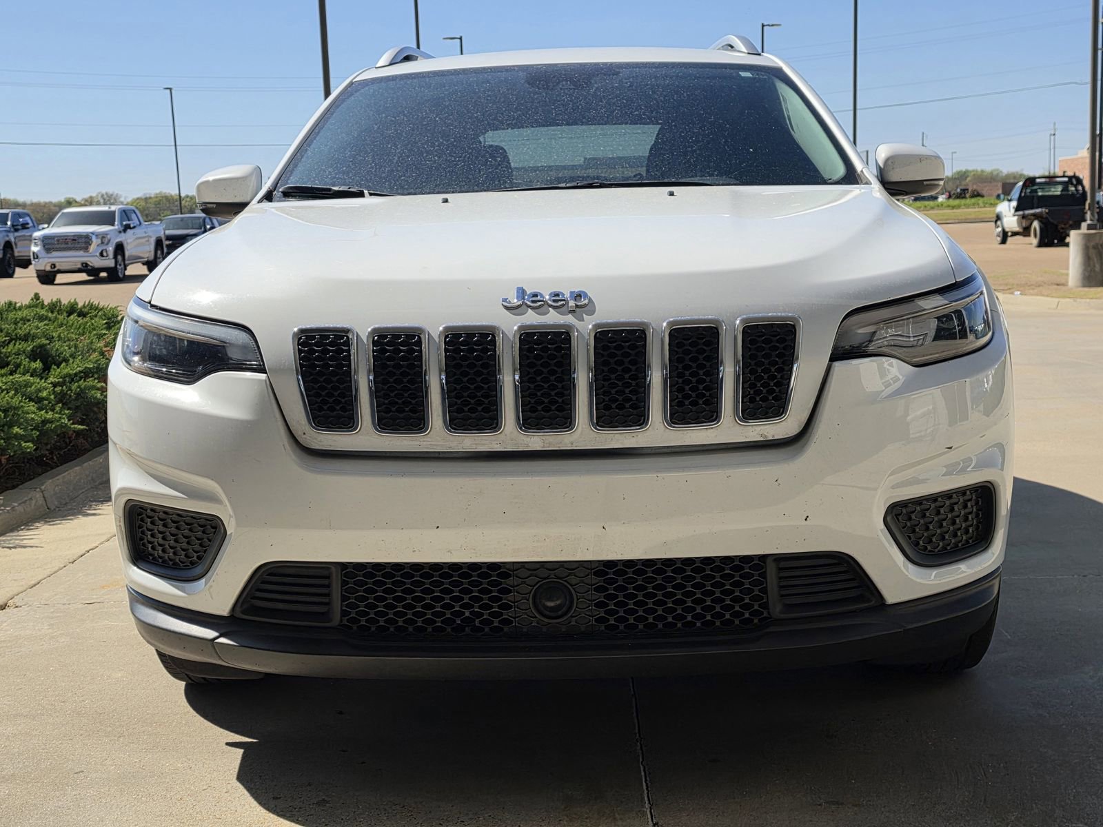 Used 2021 Jeep Cherokee Latitude w/ Mopar Interior Package image 2