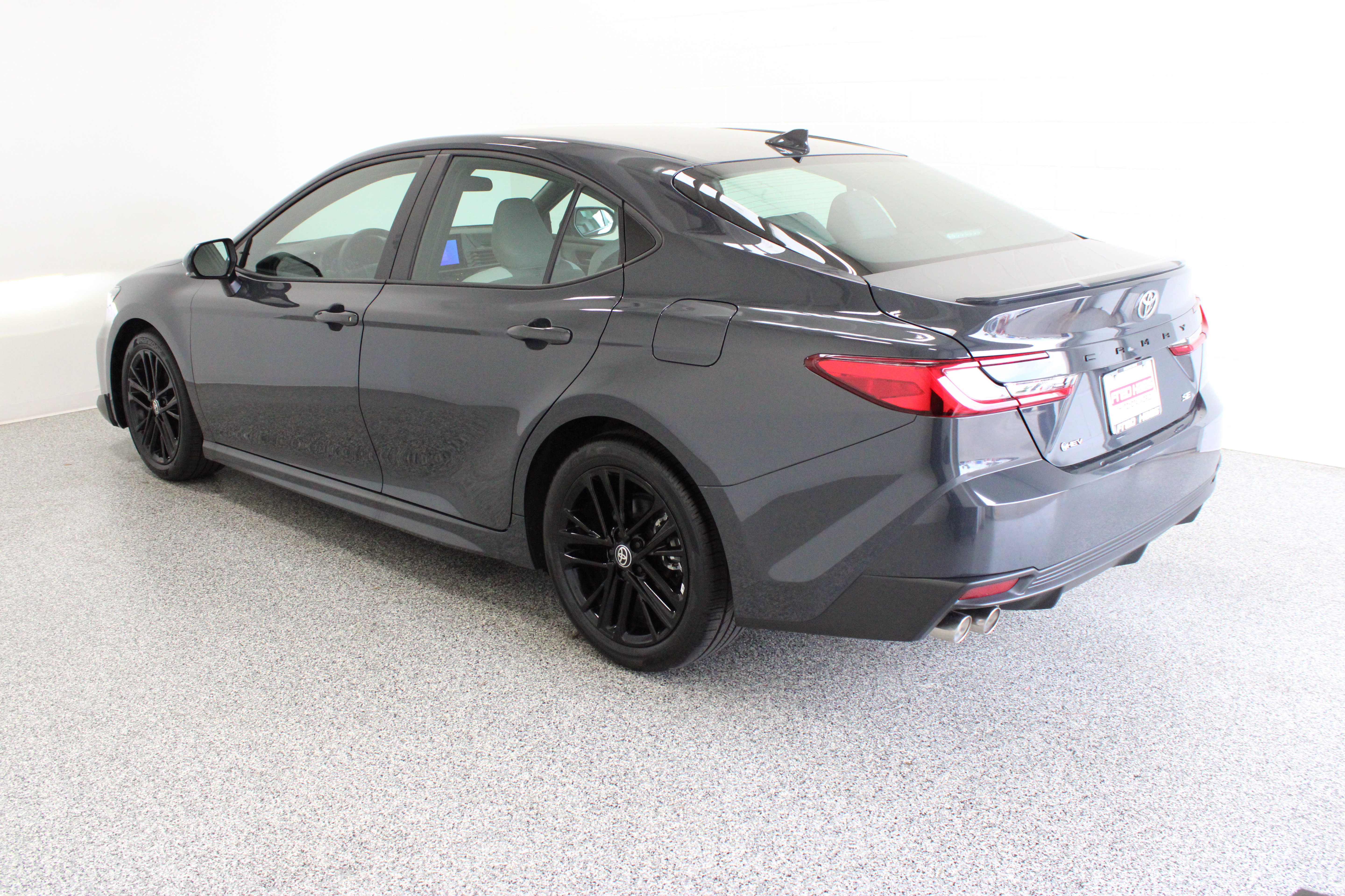 Used 2026 Toyota Camry SE FWD image 9