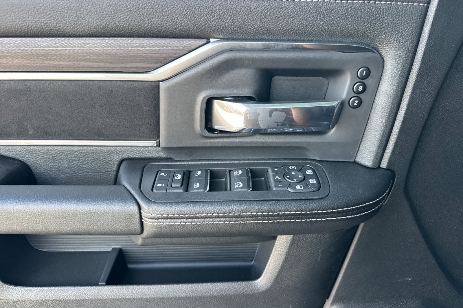New 2027 RAM 3500 Laramie w/ Night Edition AWD/4WD image 10