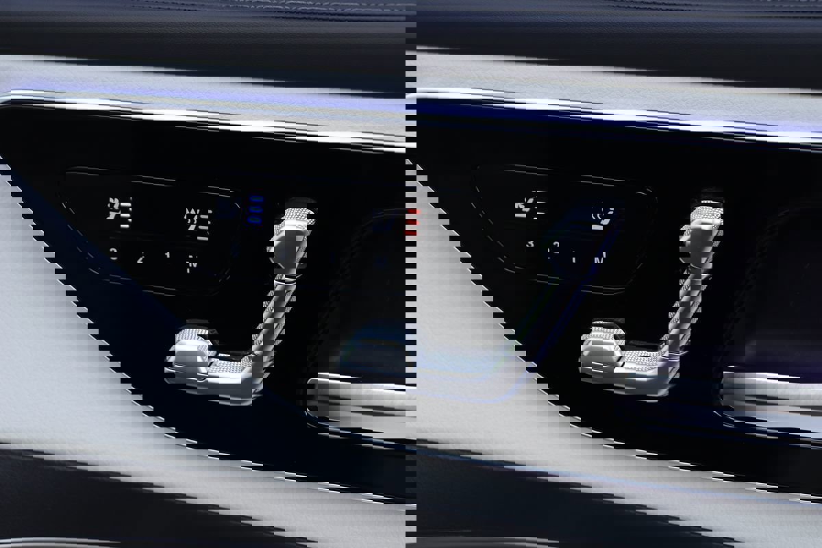 Used 2024 Mercedes-Benz GLC 300 4MATIC w/ AMG Line image 35