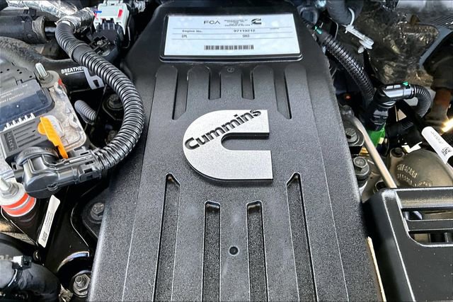 Used 2025 RAM 2500 Tradesman w/ Chrome Appearance Group image 32