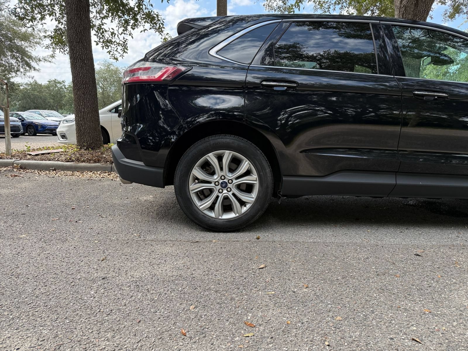 Used 2022 Ford Edge Titanium w/ Equipment Group 301A AWD/4WD image 8