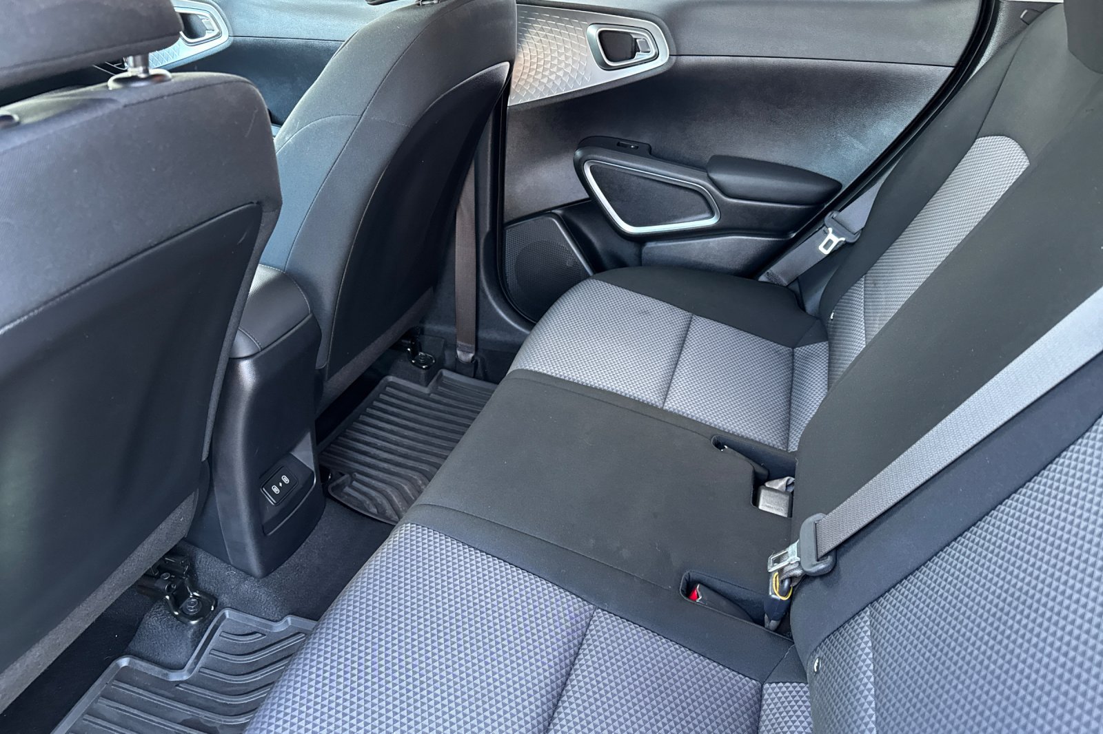 Used 2023 Kia Soul S FWD image 12