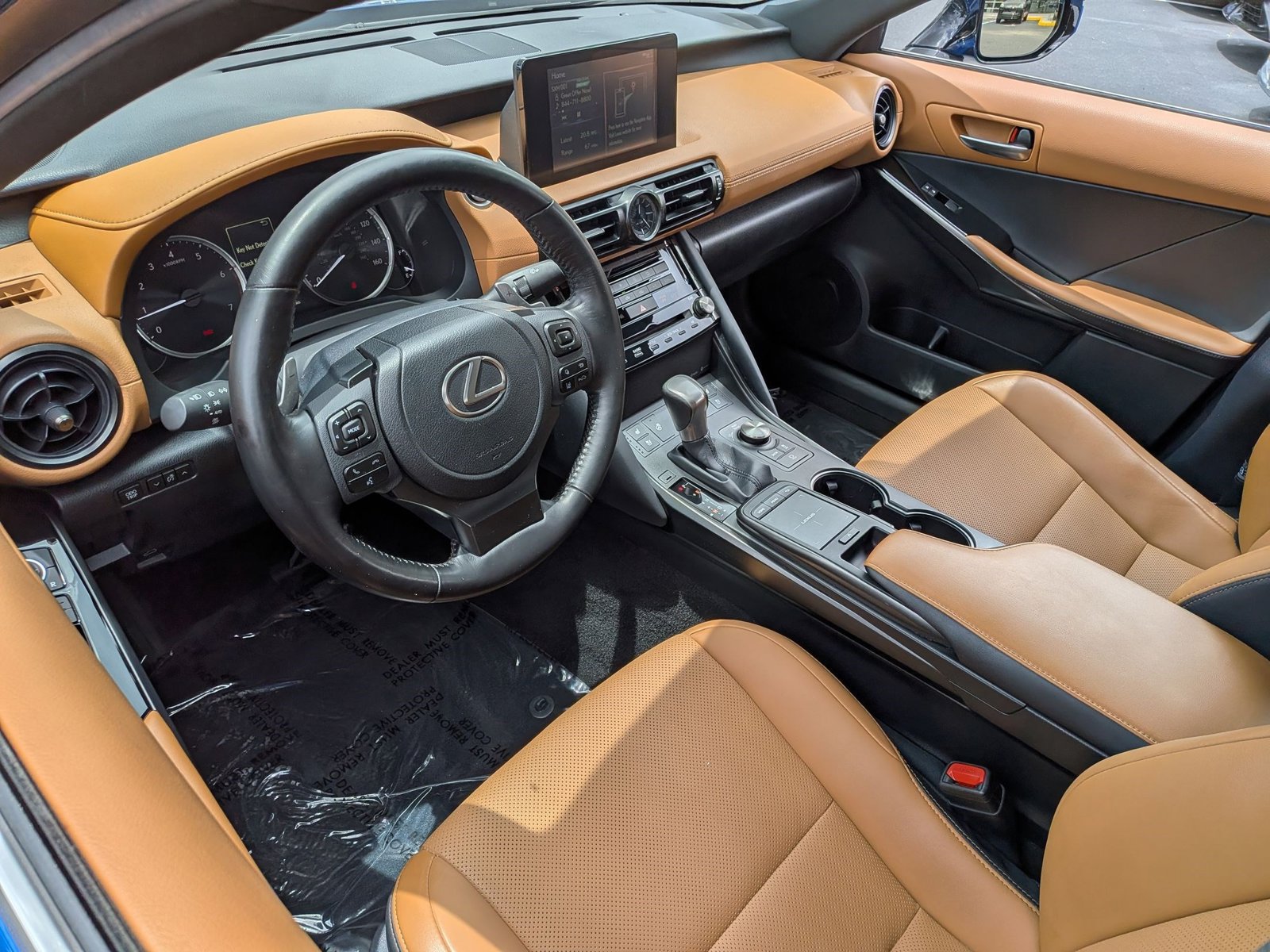 Used 2023 Lexus IS 300 w/ Comfort Package RWD image 4
