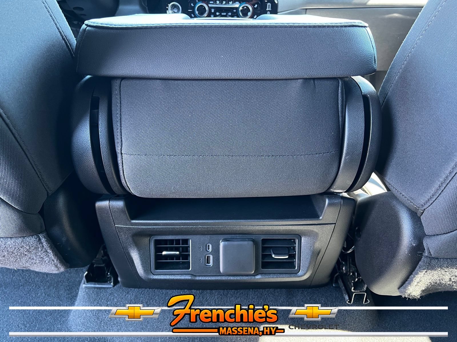 Used 2023 Chevrolet Silverado 1500 LT AWD/4WD image 7