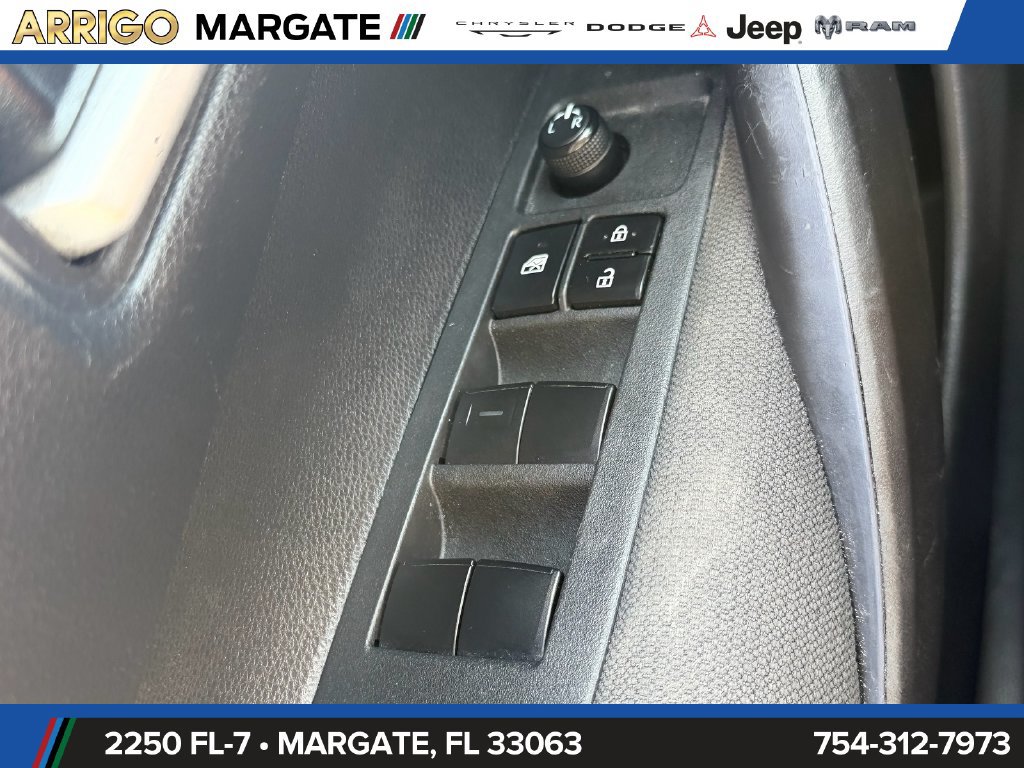 Used 2021 Toyota Corolla LE FWD image 34