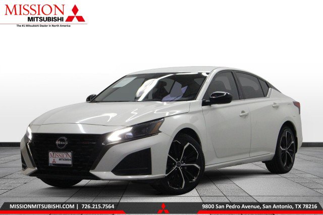 Used 2023 Nissan Altima 2.5 SR image 1